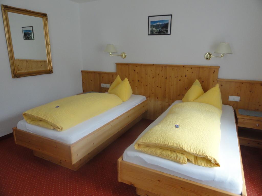 Hotel Traube Sankt Gallenkirch Chambre photo