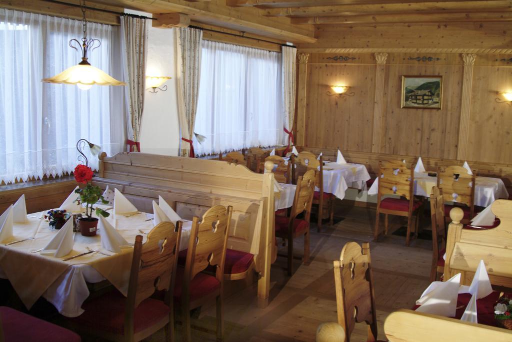 Hotel Traube Sankt Gallenkirch Extérieur photo