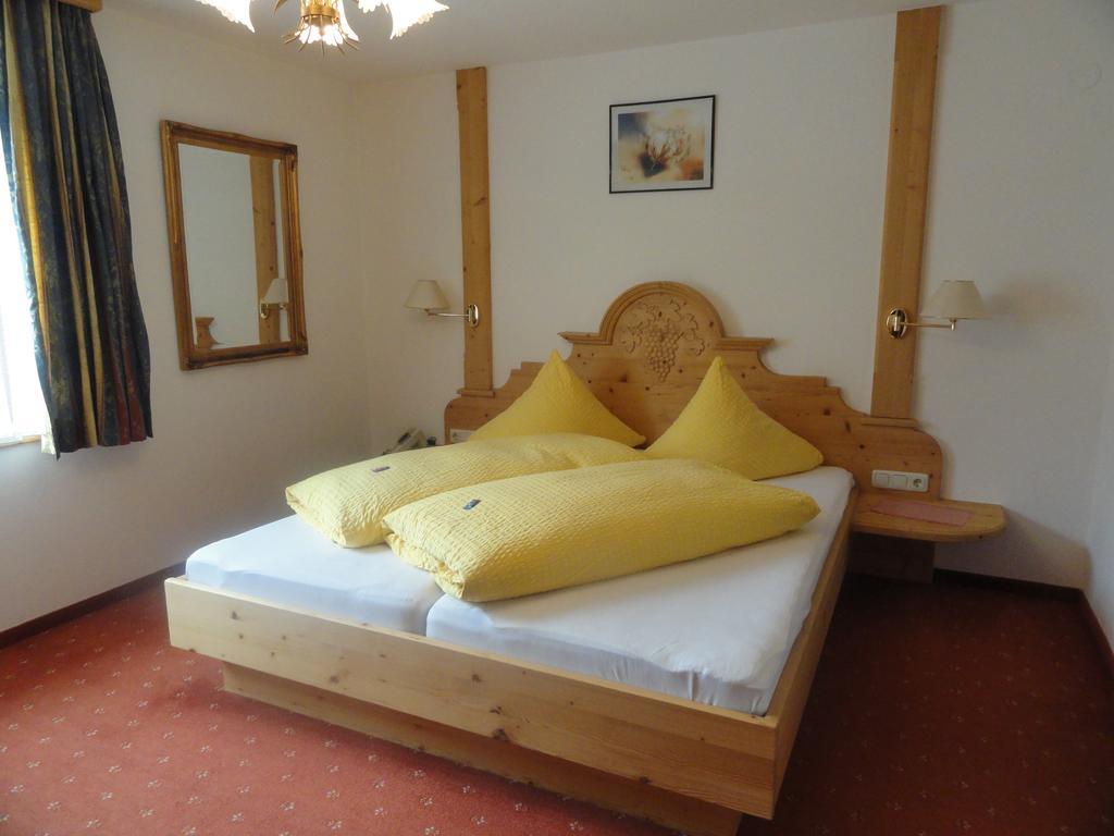 Hotel Traube Sankt Gallenkirch Chambre photo