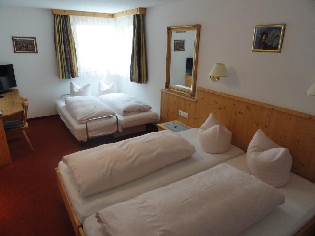 Hotel Traube Sankt Gallenkirch Chambre photo
